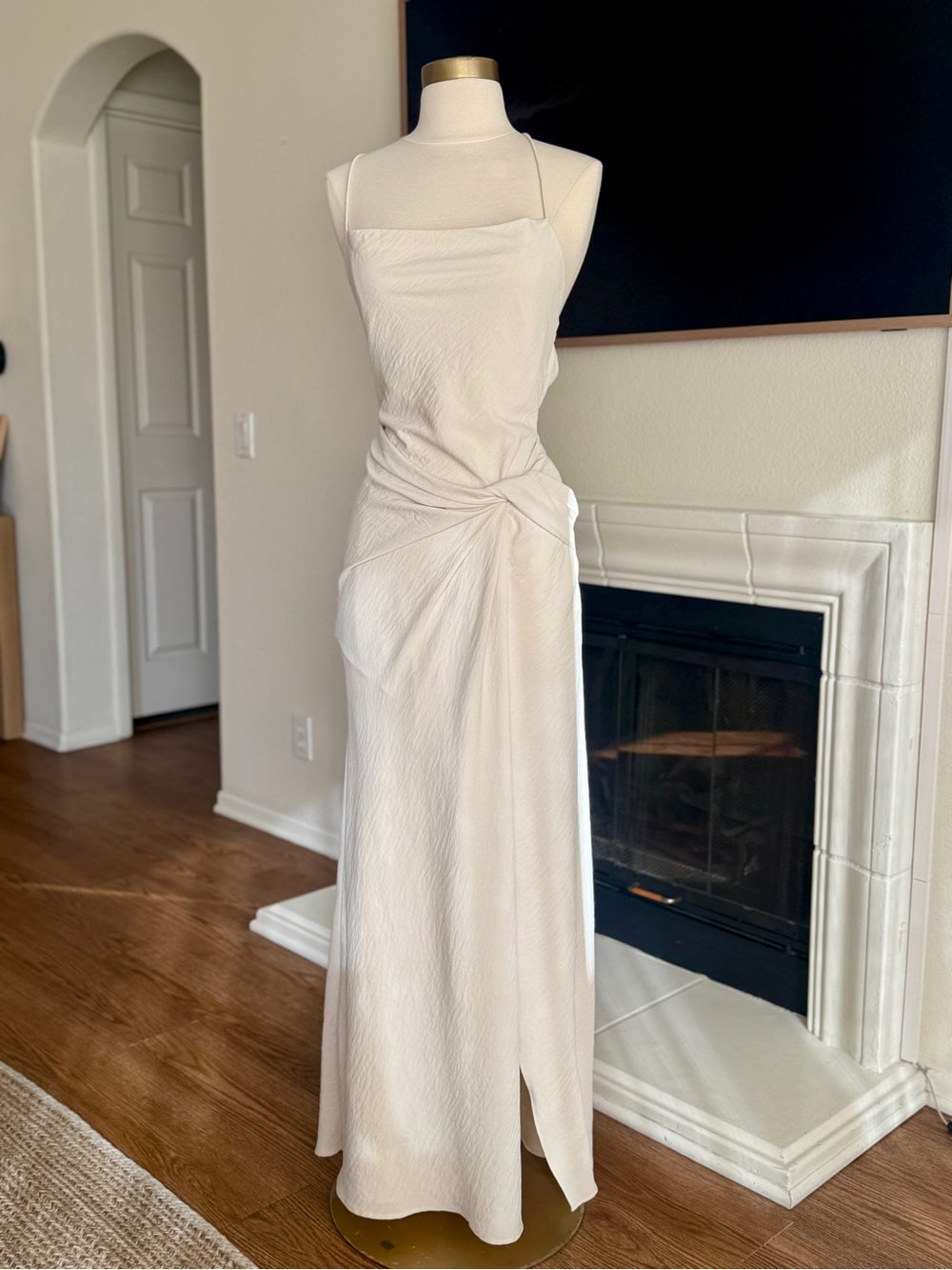 Significant Other Minimalist Cream Textured Twist-Front Maxi Dress Slit Sz 2